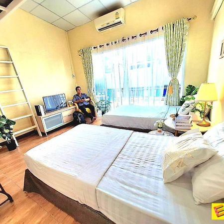 Ez Sleep @ Ratchada 19 Hostel Bangkok Exterior foto