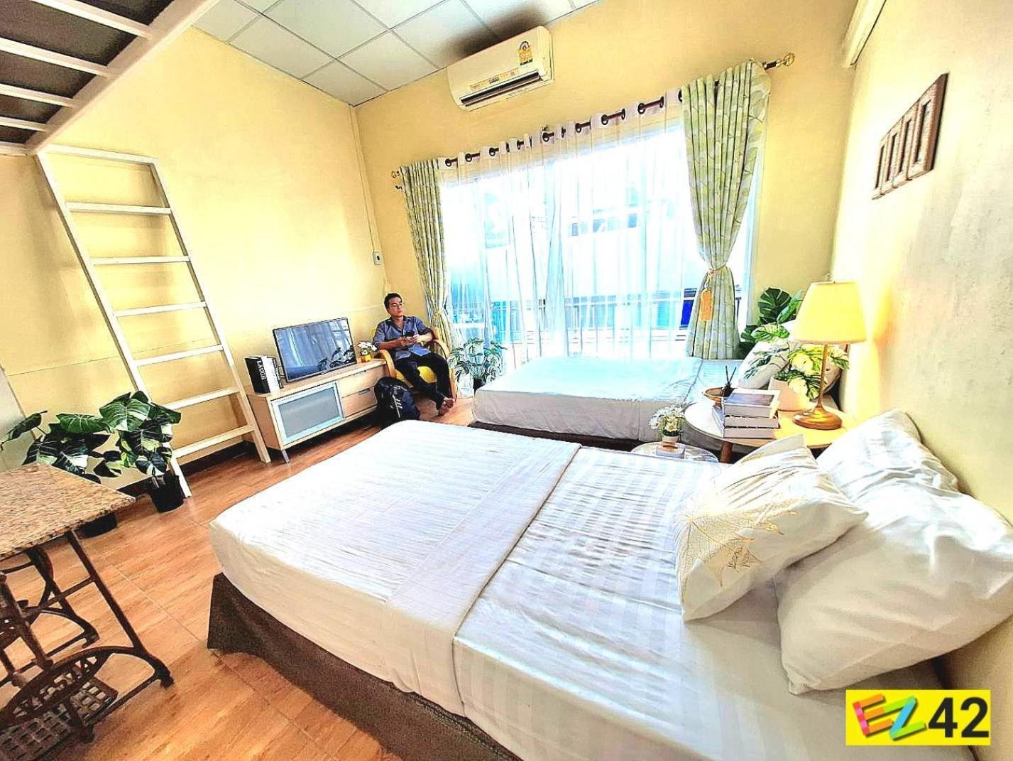 Ez Sleep @ Ratchada 19 Hostel Bangkok Exterior foto